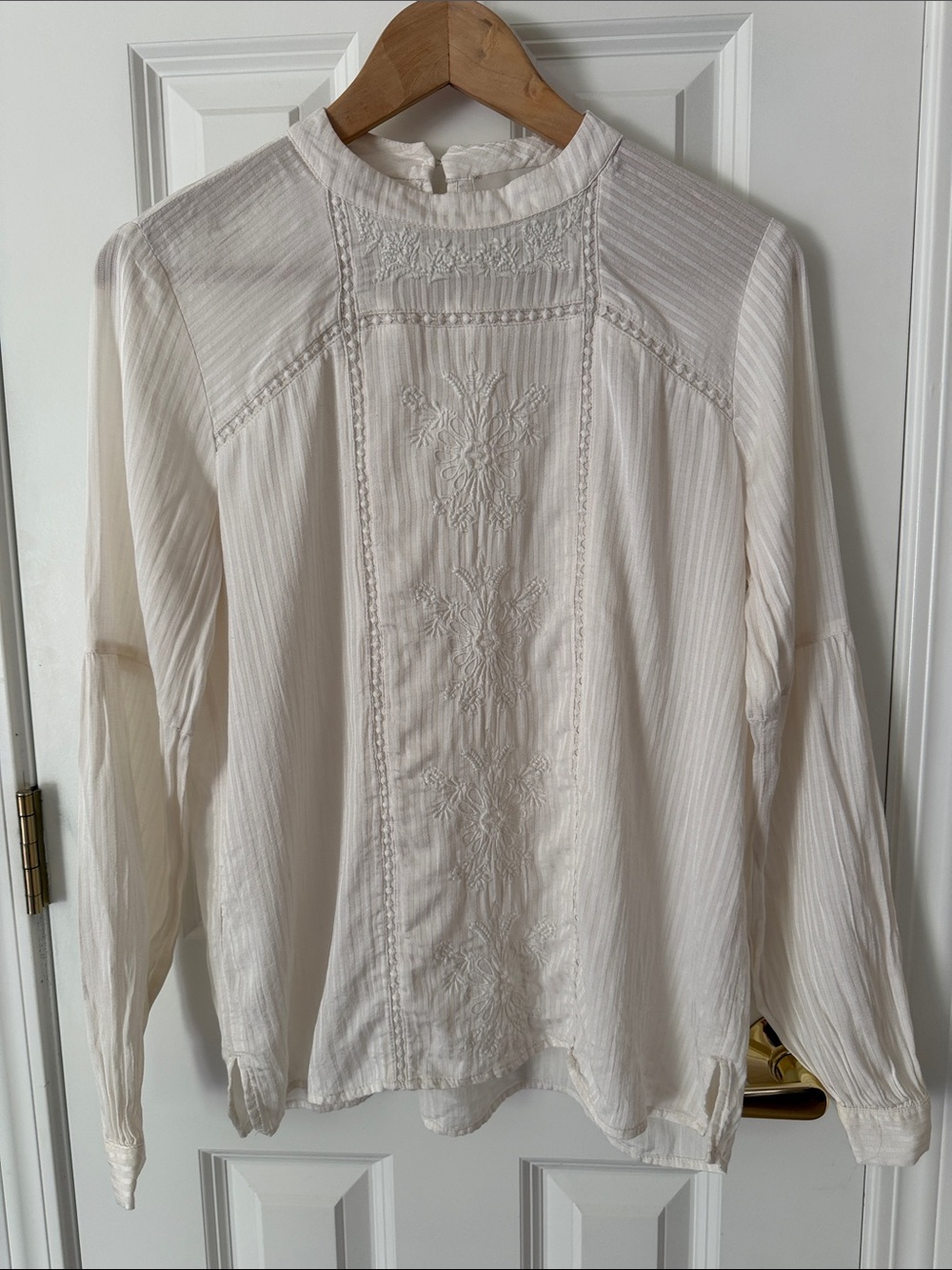 Romantic Embroidered LOFT Blouse Size Small